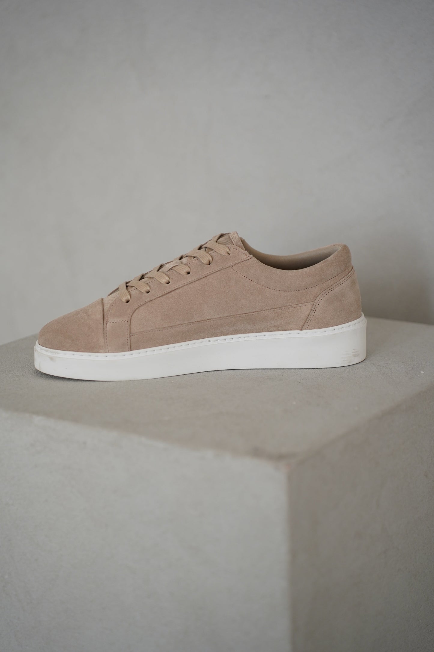 Capo Oxford Suede Trainer - Stone