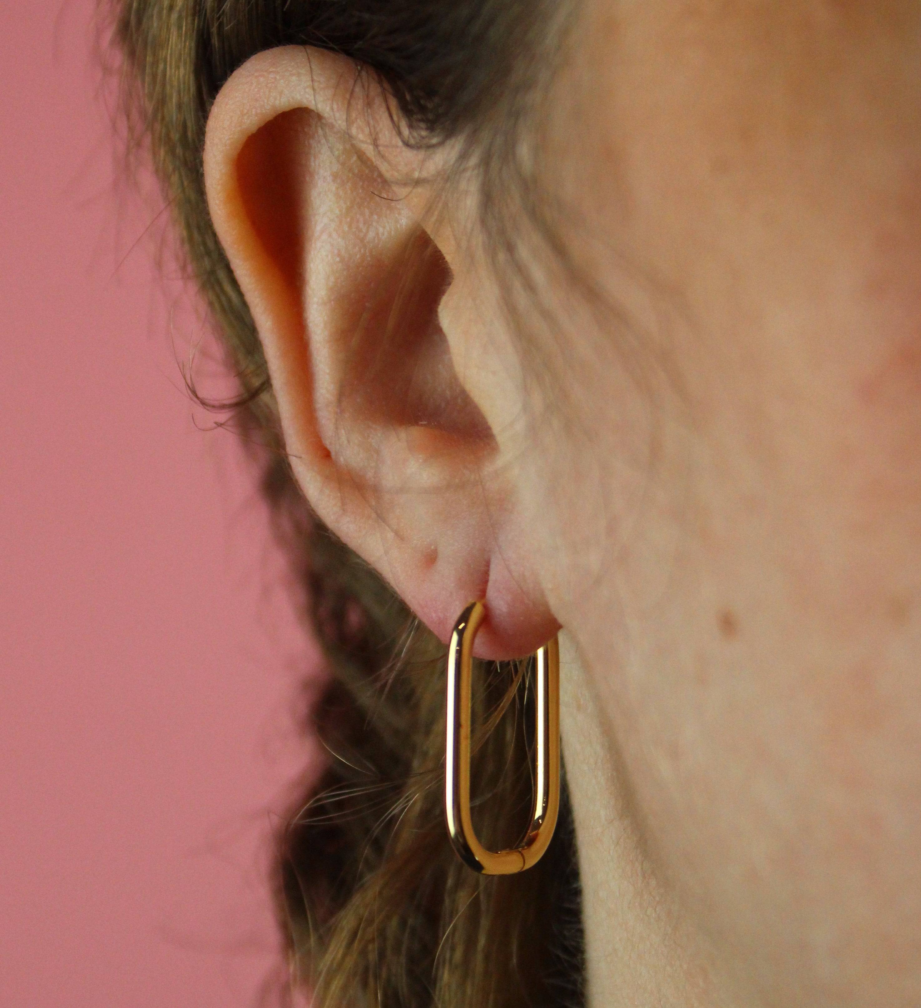 Small Oval Hoop Earring (Gold Plated)
